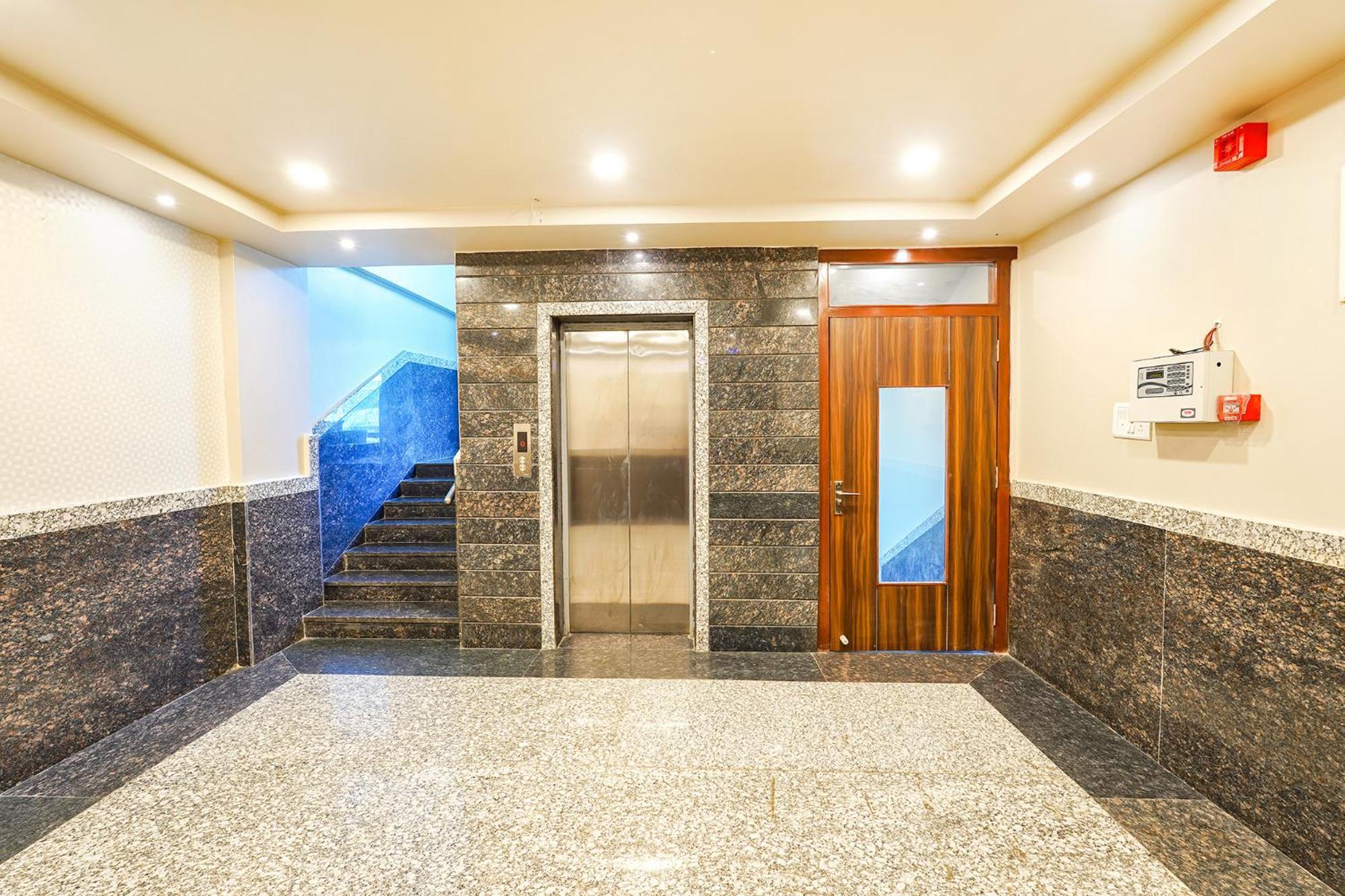 Fabhotel Grand Falcon Бангалор Экстерьер фото
