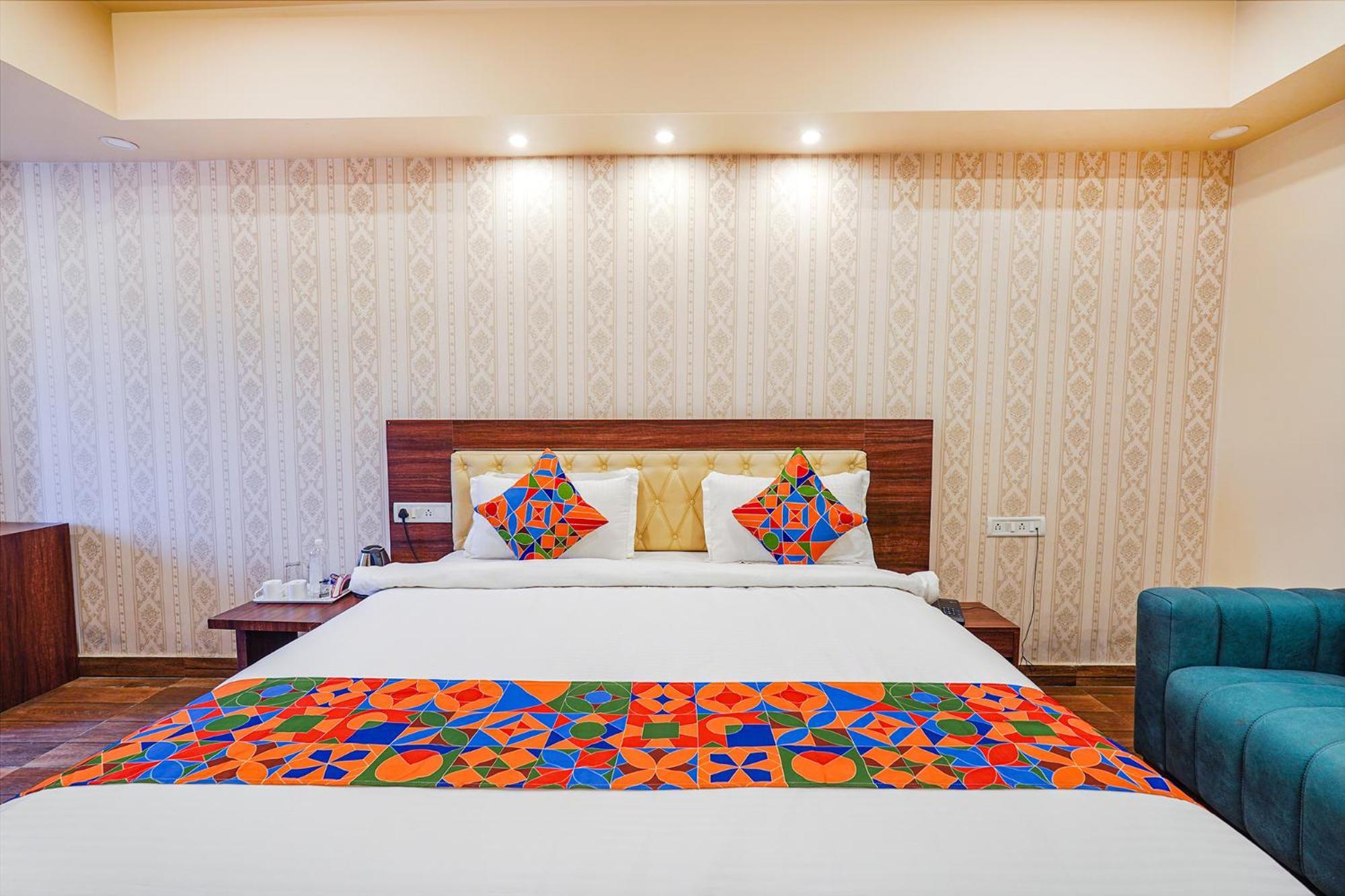 Fabhotel Grand Falcon Бангалор Экстерьер фото